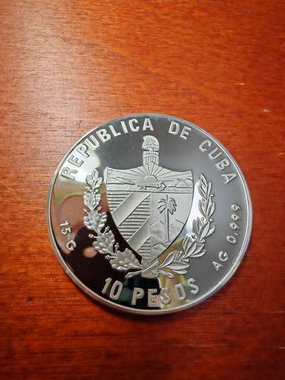 长老汇蛇年精选第二十场拍卖  1997古巴世界奇迹系列之古埃及金字塔10比索精制银币，原水晶盒，少见!