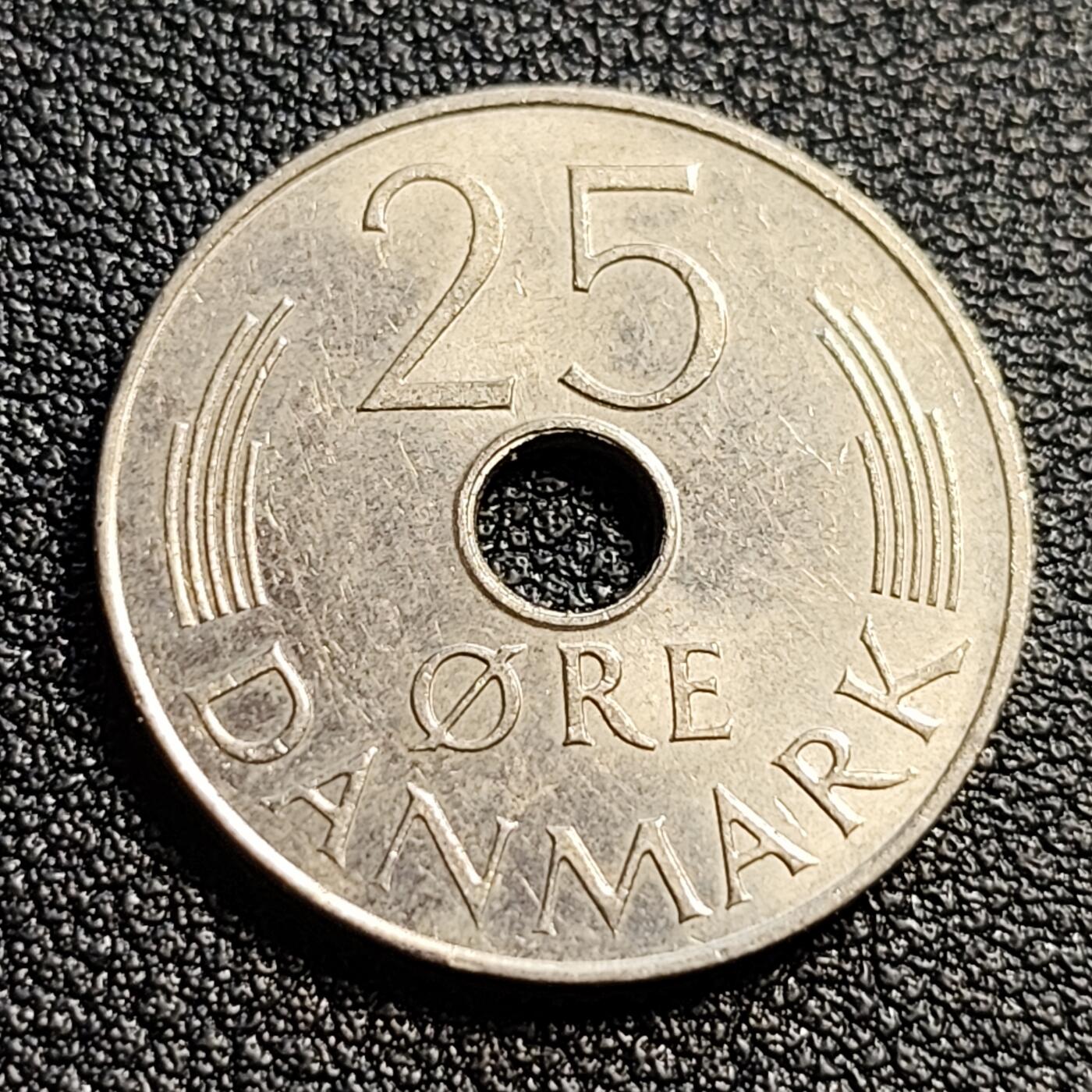 泉币菌-第51场-各国散币场 丹麦1974年25欧尔中孔镍币 玛格丽特二世花押 
