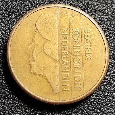 泉币菌-第50场-周末捡漏场 荷兰王国 1988年5盾厚重币 贝娅特丽克丝女王