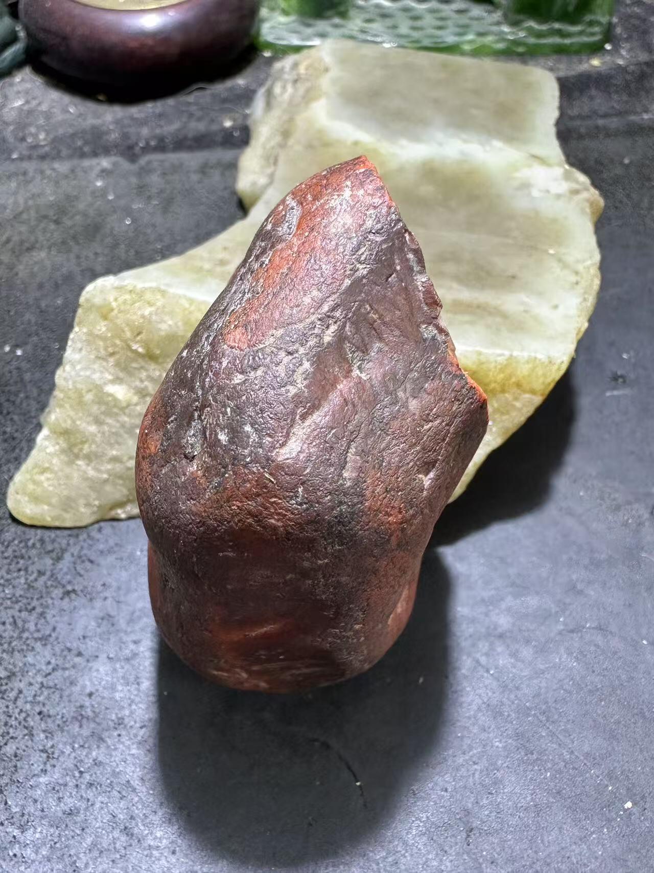 精美柿子红皮开窗料红白双色南红玛瑙原石一颗