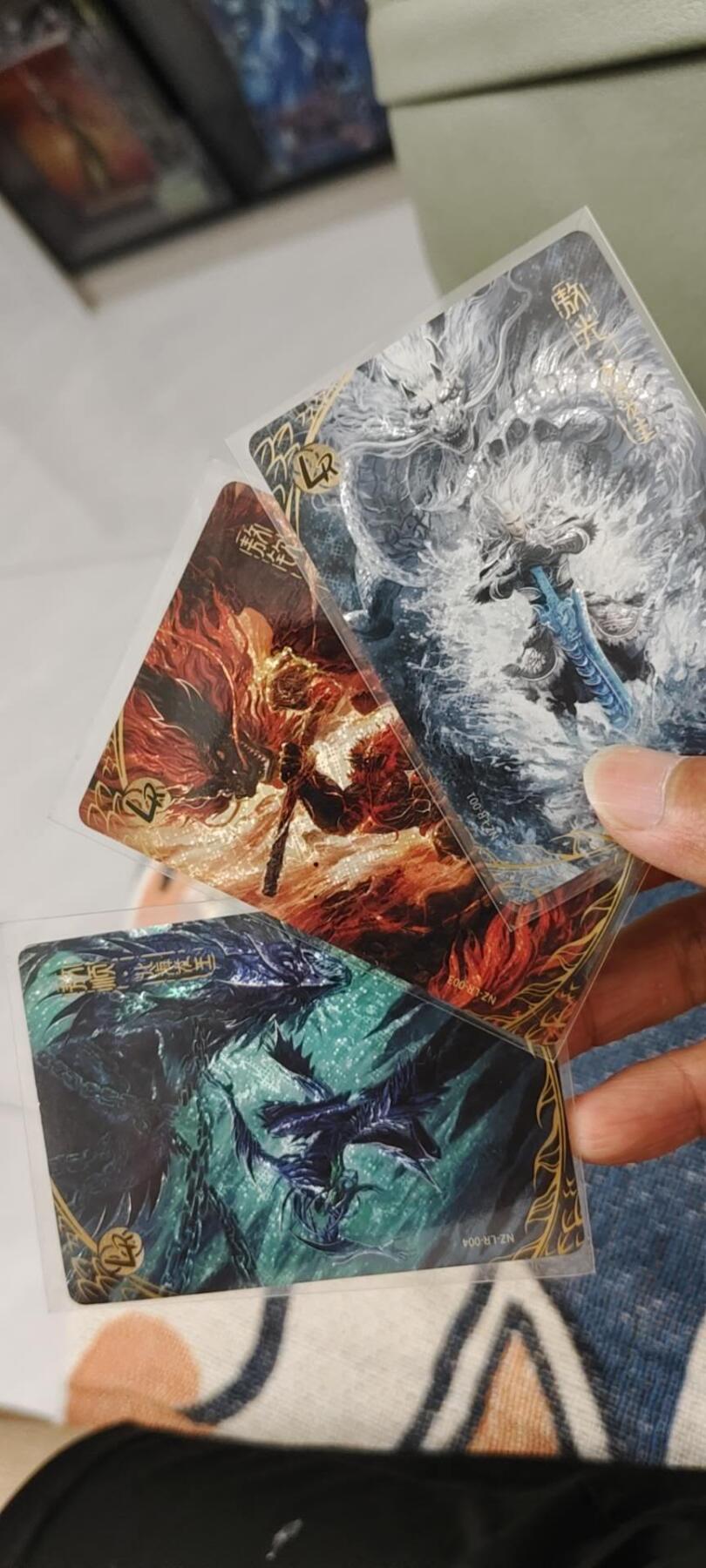 秋原瞳的小店第十七期（摘西瓜的季节，你是否还能记得那个熙熙攘攘月光下的自己） 卡游哪吒lr3一组，敖顺有伤