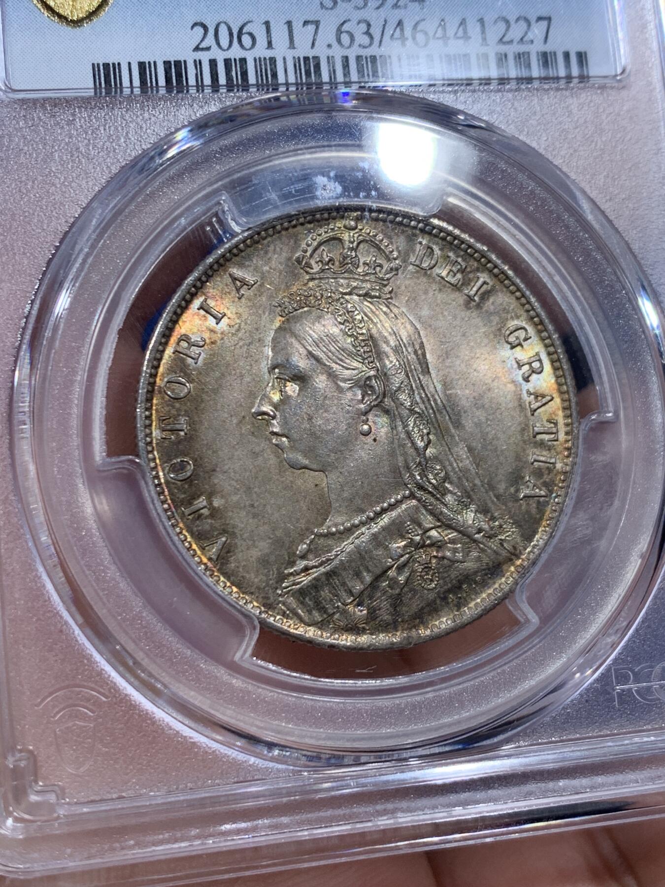 《竞宝斋》第400场 周日，周一，周二，3场连拍 （全场包邮） PCGS MS63 英国 1888年 维多利亚半克朗 银币 双面五彩包浆，底板转光状态极佳