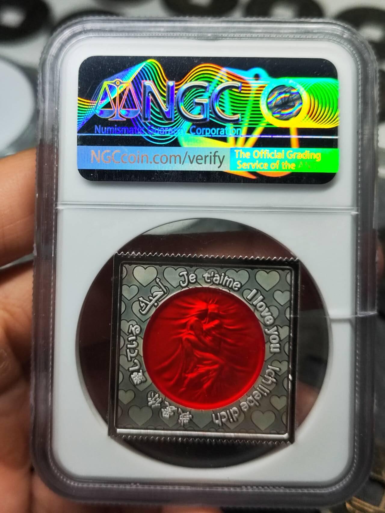 2021年情人节方形镀银纪念章+评级NGC70分+情人节诚意礼物+珐琅彩铜章+过节送人必备佳品