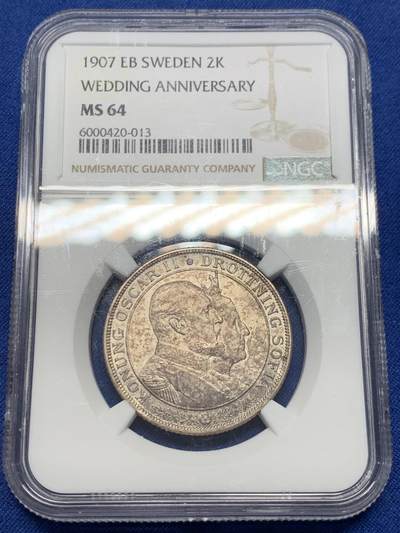 《竞宝斋》第400场 周日，周一，周二，3场连拍 （全场包邮） - NGC MS64 瑞典王国1907年奥斯卡二世与索菲亚王后金婚纪念2克朗银币，原汁原味老包浆，包浆醇厚浓郁，酱彩锋利感十足