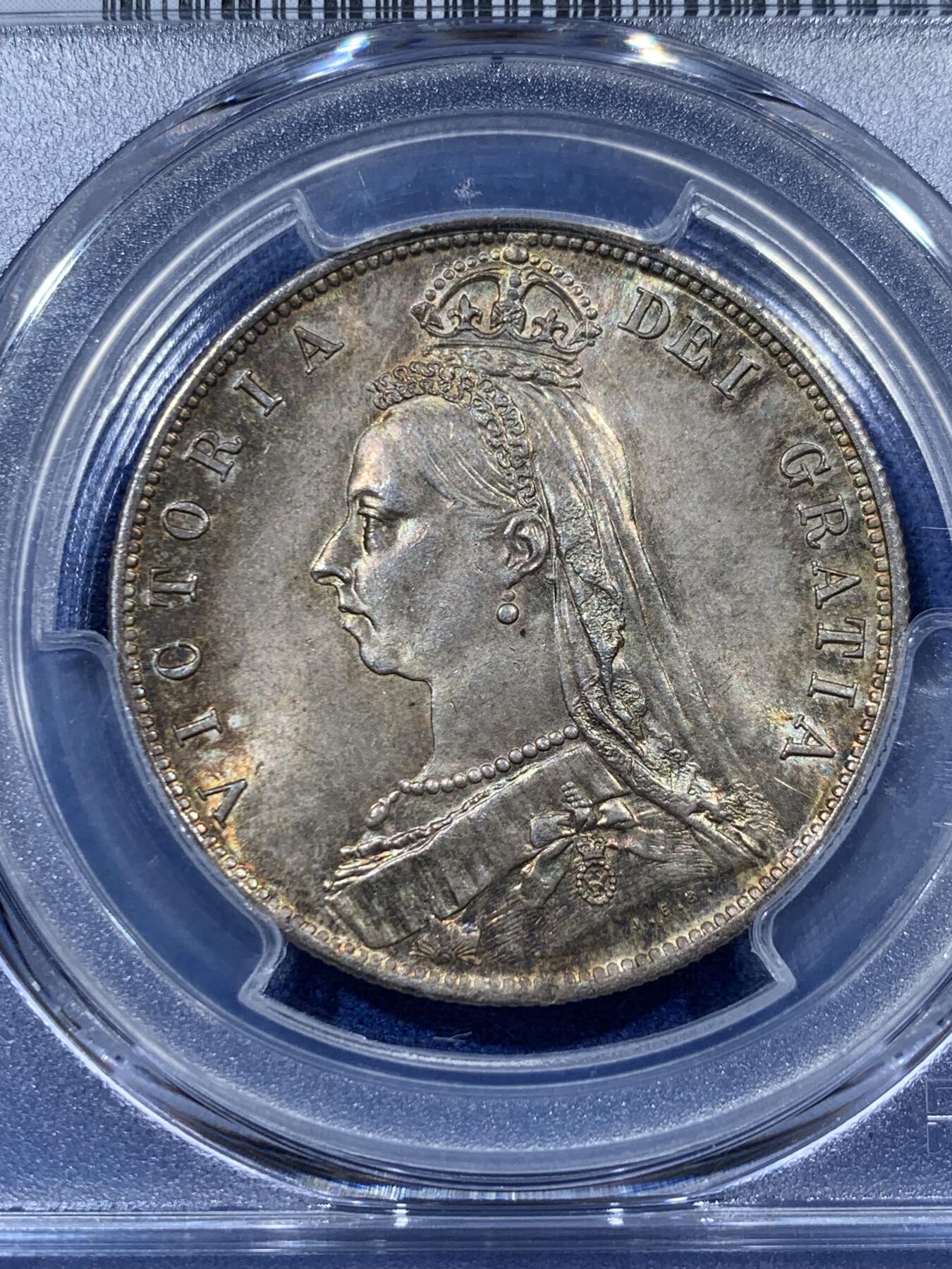 《竞宝斋》第400场 周日，周一，周二，3场连拍 （全场包邮） PCGS MS63 英国 1888年 维多利亚半克朗 银币 双面五彩包浆，底板转光状态极佳