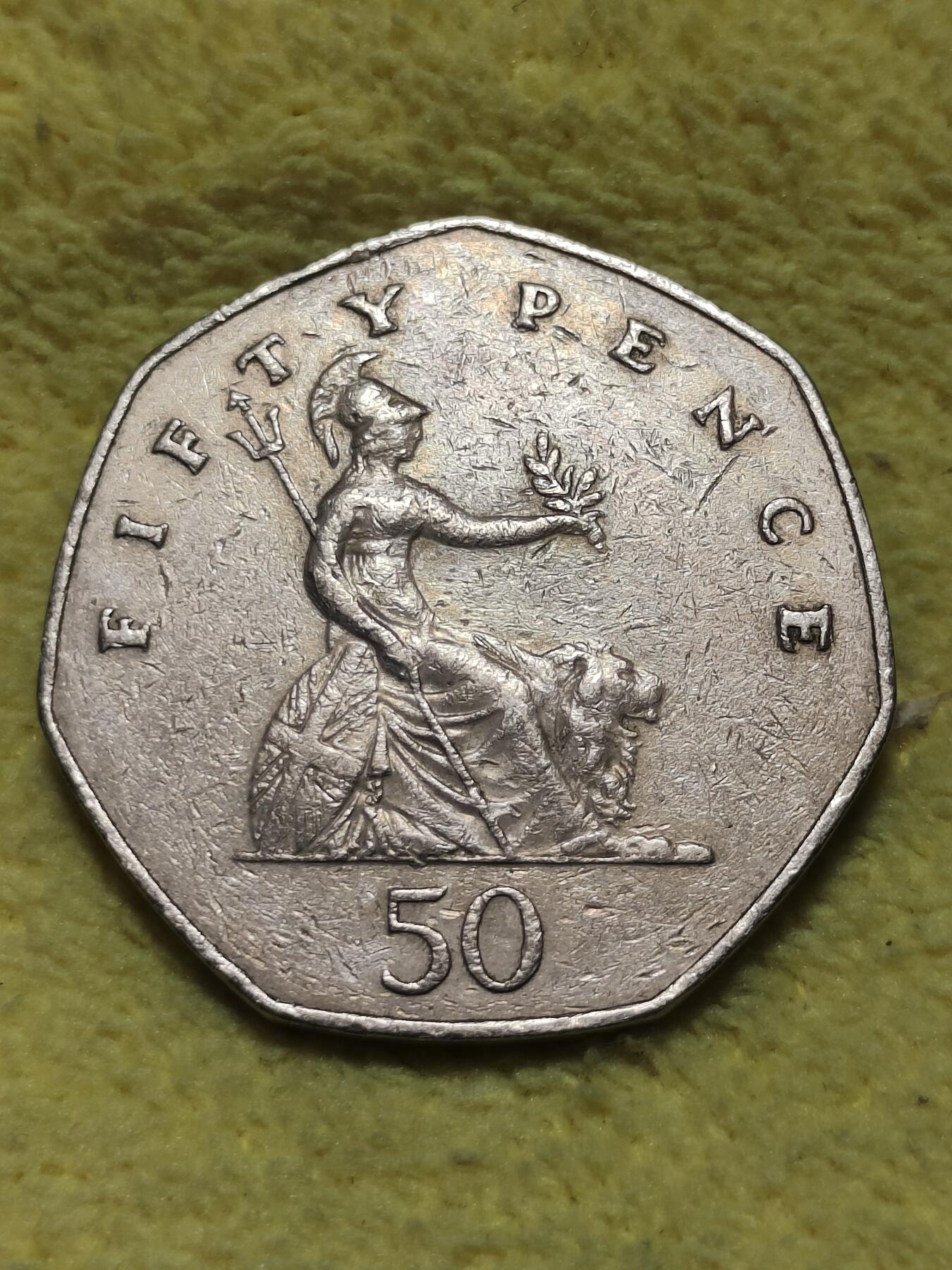 2025年第六十五场(总第九十一场）外国好品散币(免佣金) 少见–英国🇬🇧1983年50便士(伊丽莎白二世中年花冠，十进制第二版，仅发行3年)