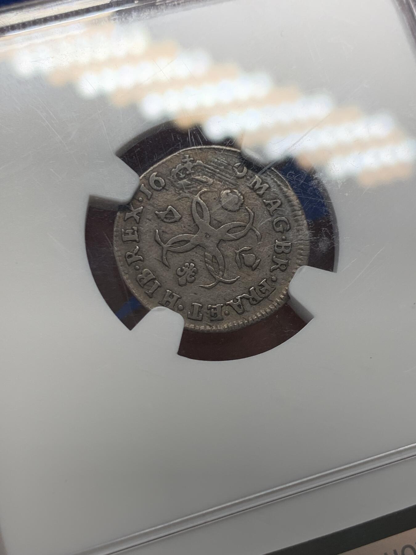 《竞宝斋》第400场 周日，周一，周二，3场连拍 （全场包邮） NGC VF35 英格兰1679年4便士濯足币 铜质深沉，包浆自然，图案纹饰虽历时磨蚀，却仍透出古朴庄重之感。历史的厚重感与工艺的质朴美在此交织，弥足珍贵