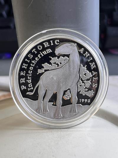 第166期拍卖【长期征集拍品】 - 柬埔寨1993年拯救地球系列巨犀精制纪念银币，999银，16克