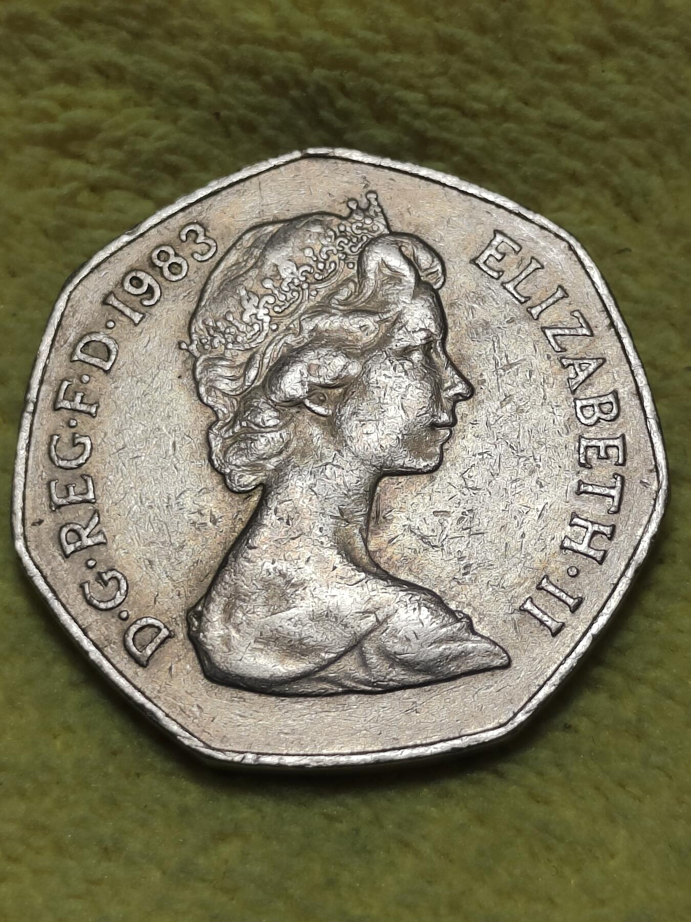 2025年第六十五场(总第九十一场）外国好品散币(免佣金) 少见–英国🇬🇧1983年50便士(伊丽莎白二世中年花冠，十进制第二版，仅发行3年)