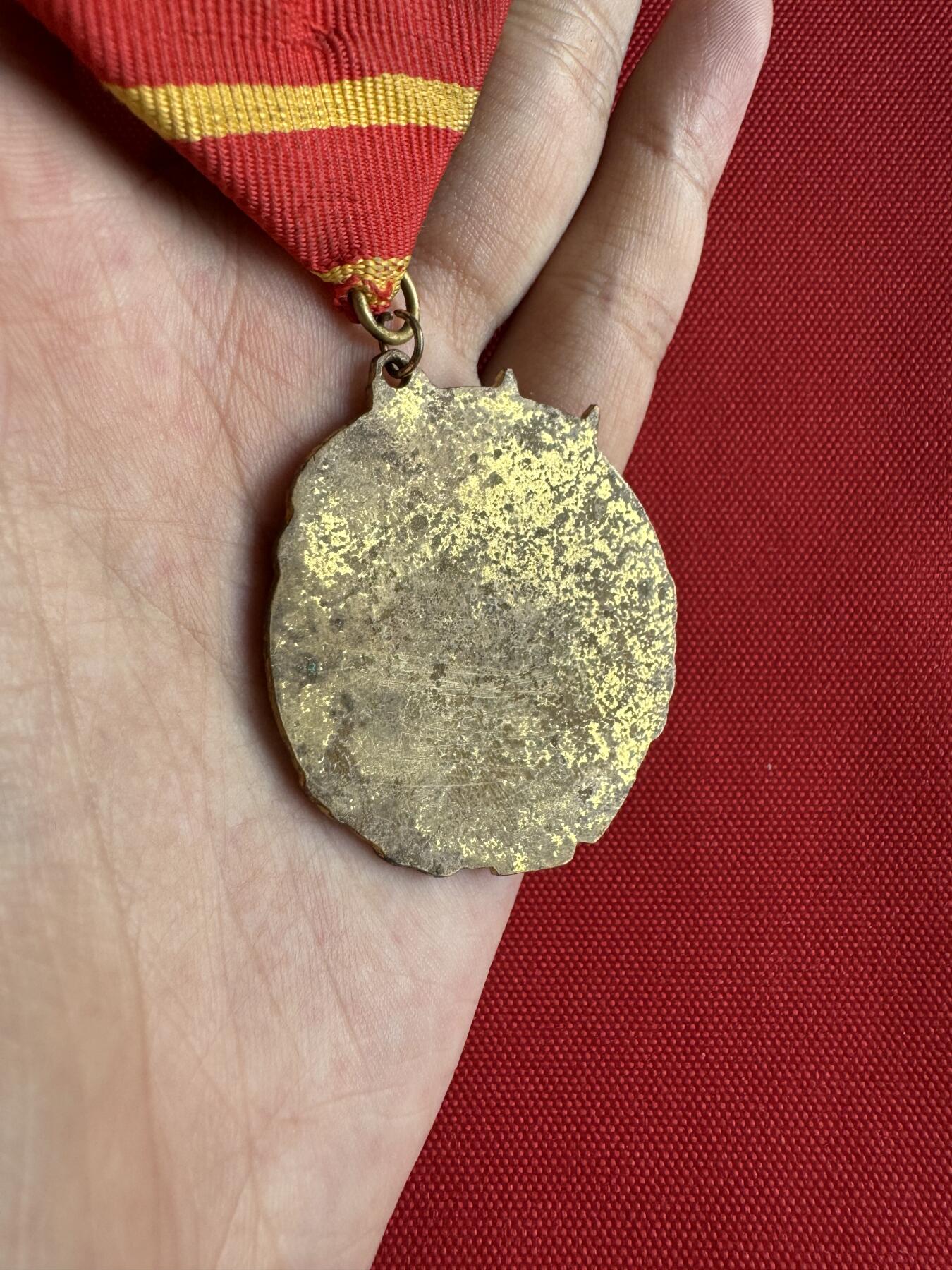 五哥徽章群   16号周三晚上八点4群联拍