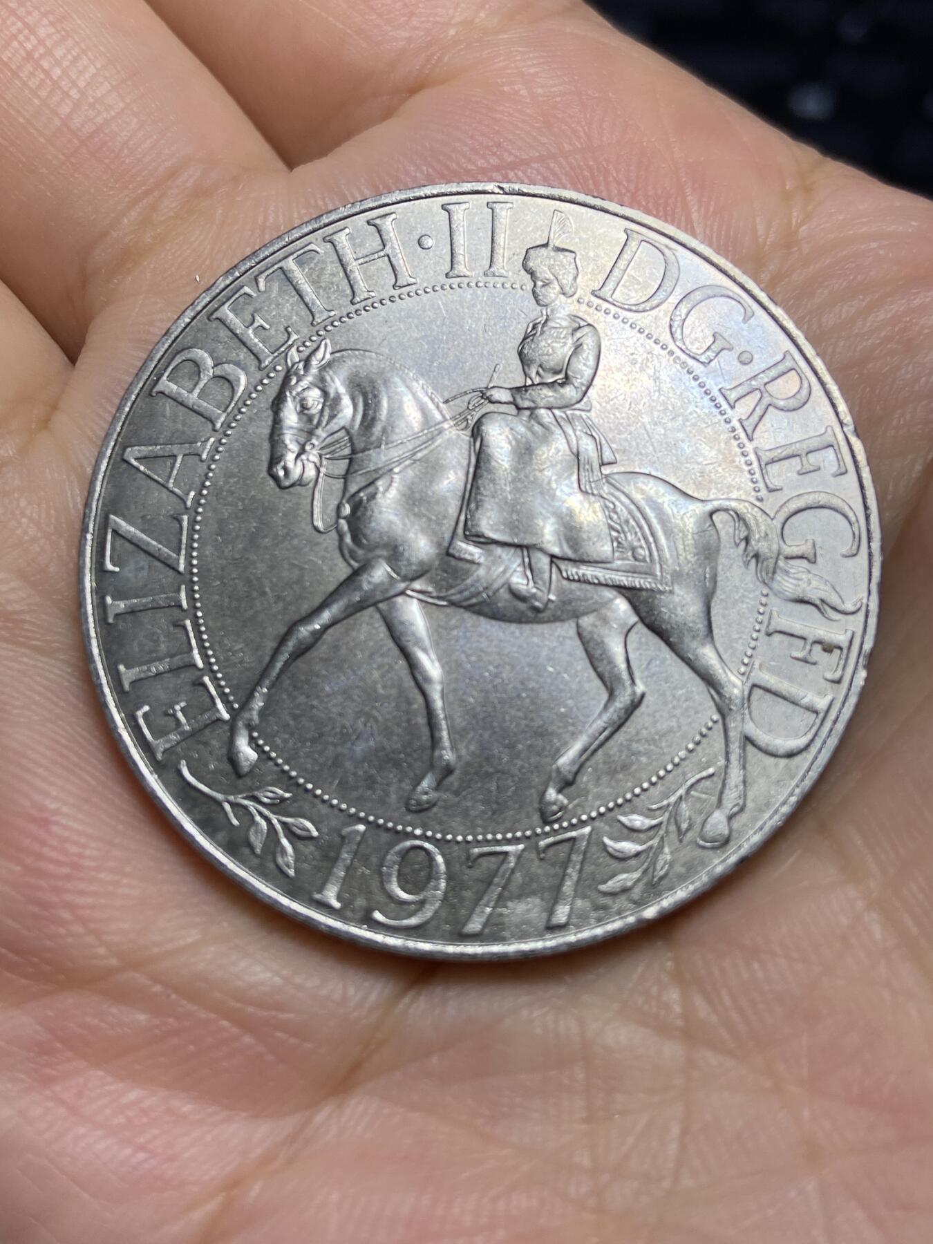 2025年第六十六场(总第九十二场）外国好品散币(免佣金) 英国🇬🇧1977年25新便士克朗型大币(伊丽莎白二世登基25周年银禧纪念币)