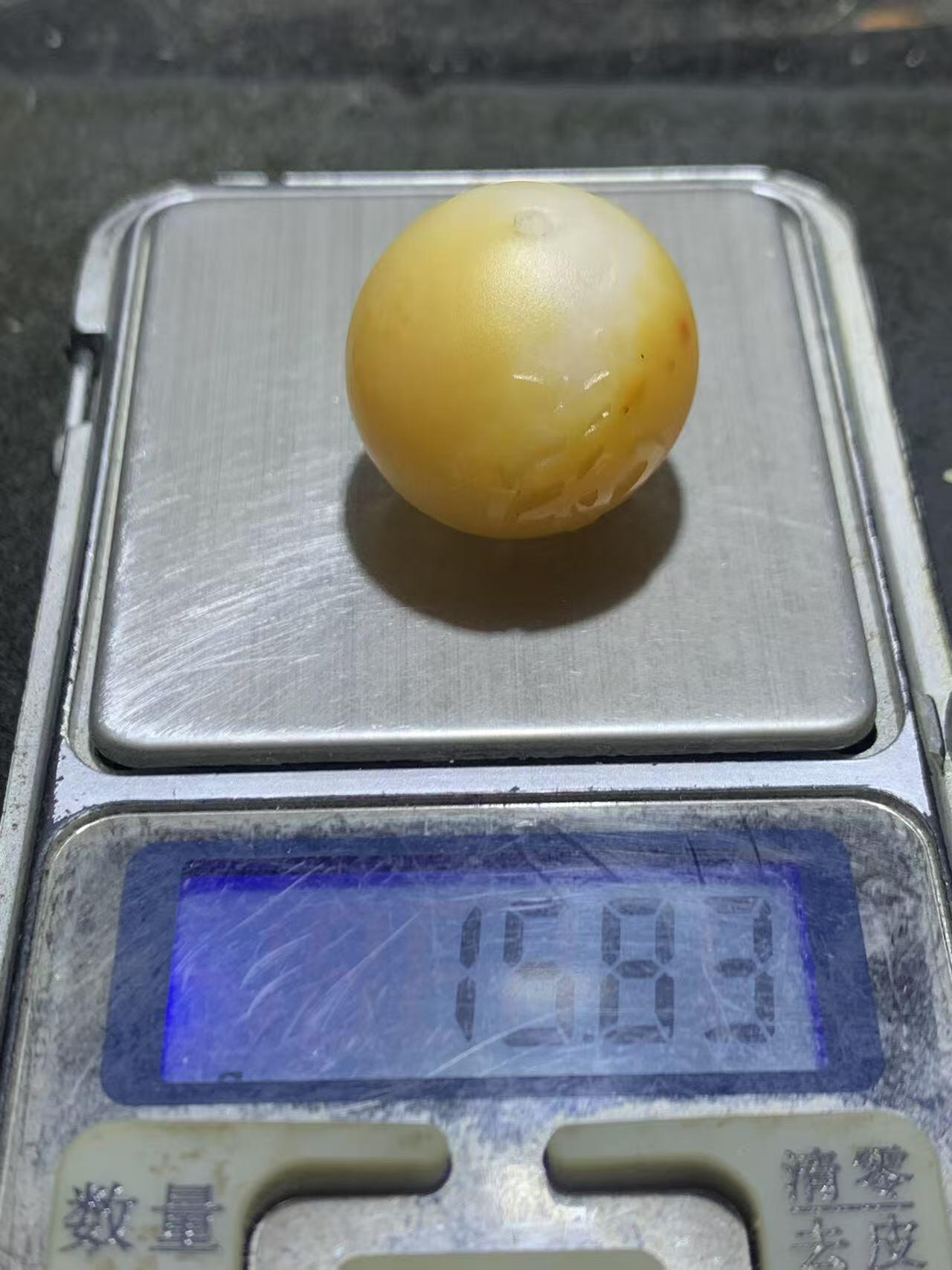 精美亚光冰飘战国红玛瑙手工雕刻佛字万字符珠一颗！