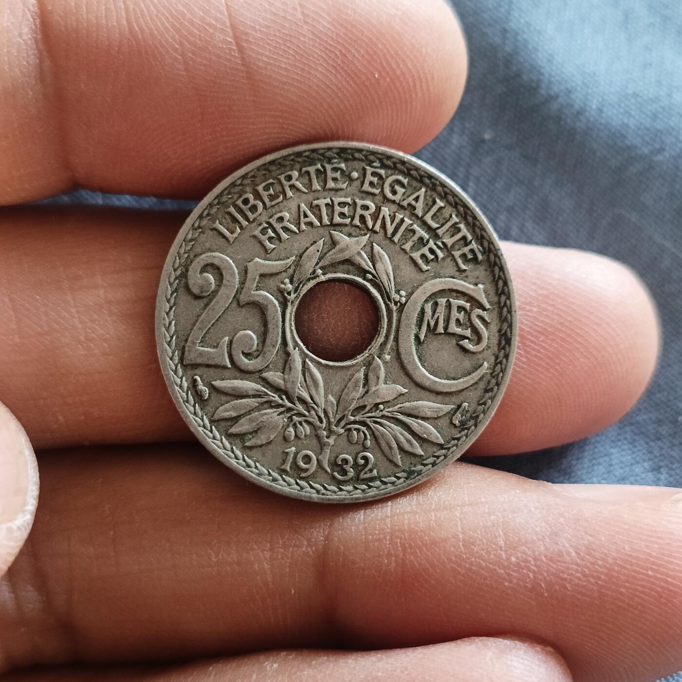 泡泡币外币第五十九场可代拍15038385335微信 法国32年25分