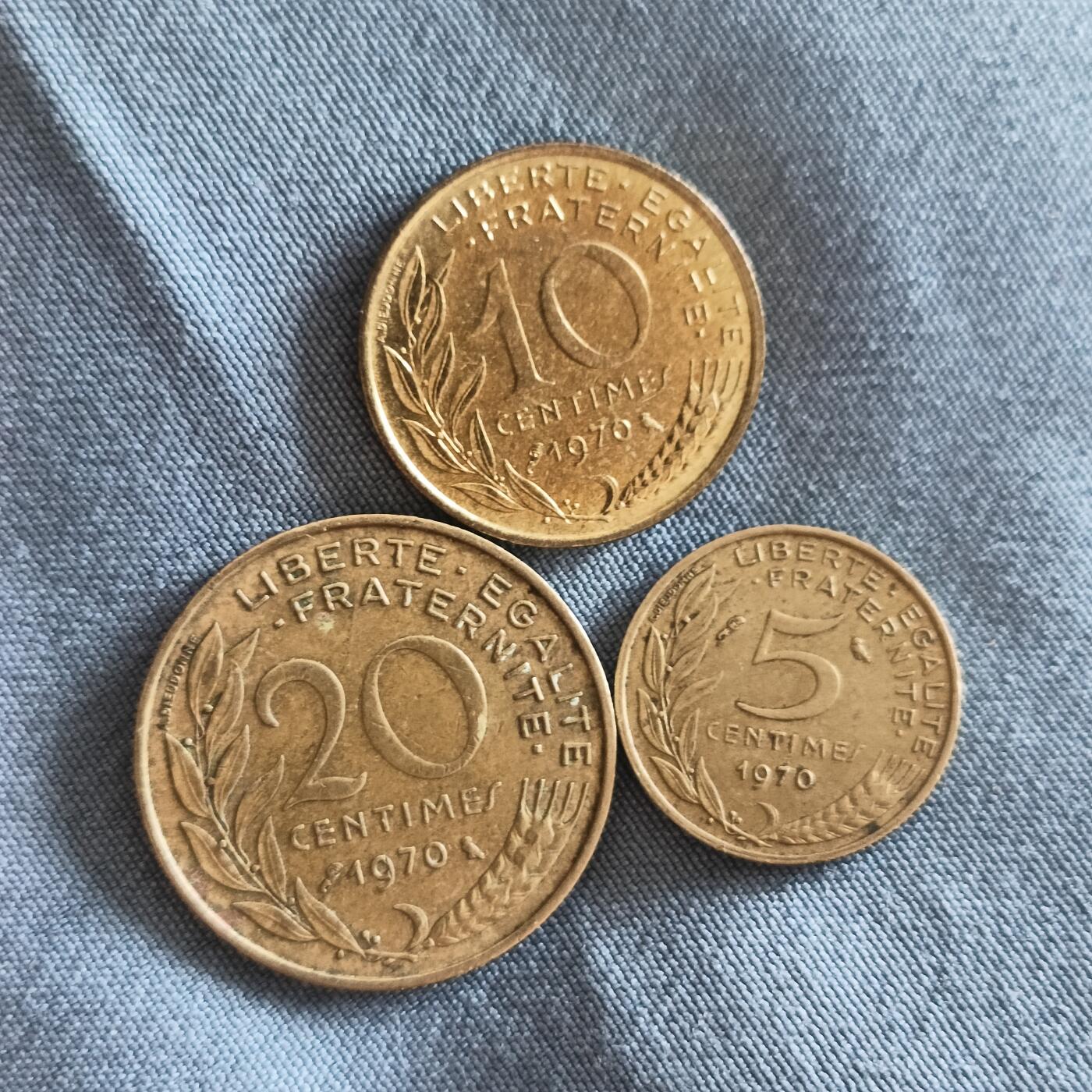 泡泡币外币第五十九场可代拍15038385335微信 法国70年清年份