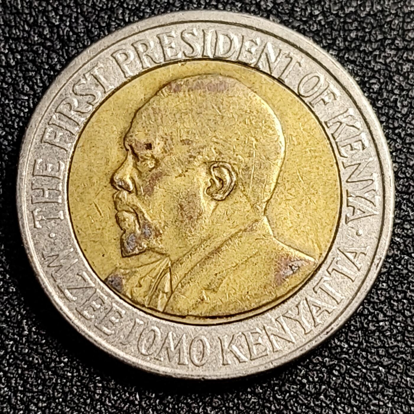 泉币菌-第53场-精品场 少见 肯尼亚20双色币 26mm 第二任总统 非洲币