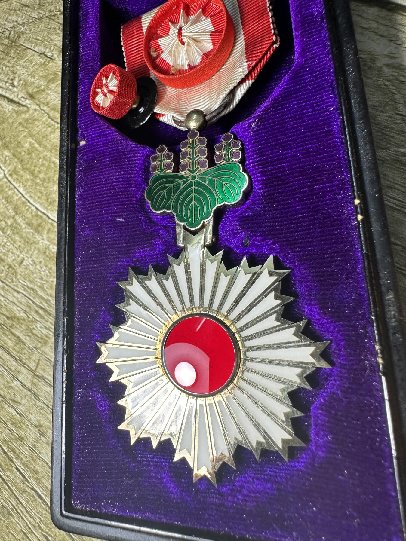章，世界钱币 稀少！四等旭日小绶章，原盒带略