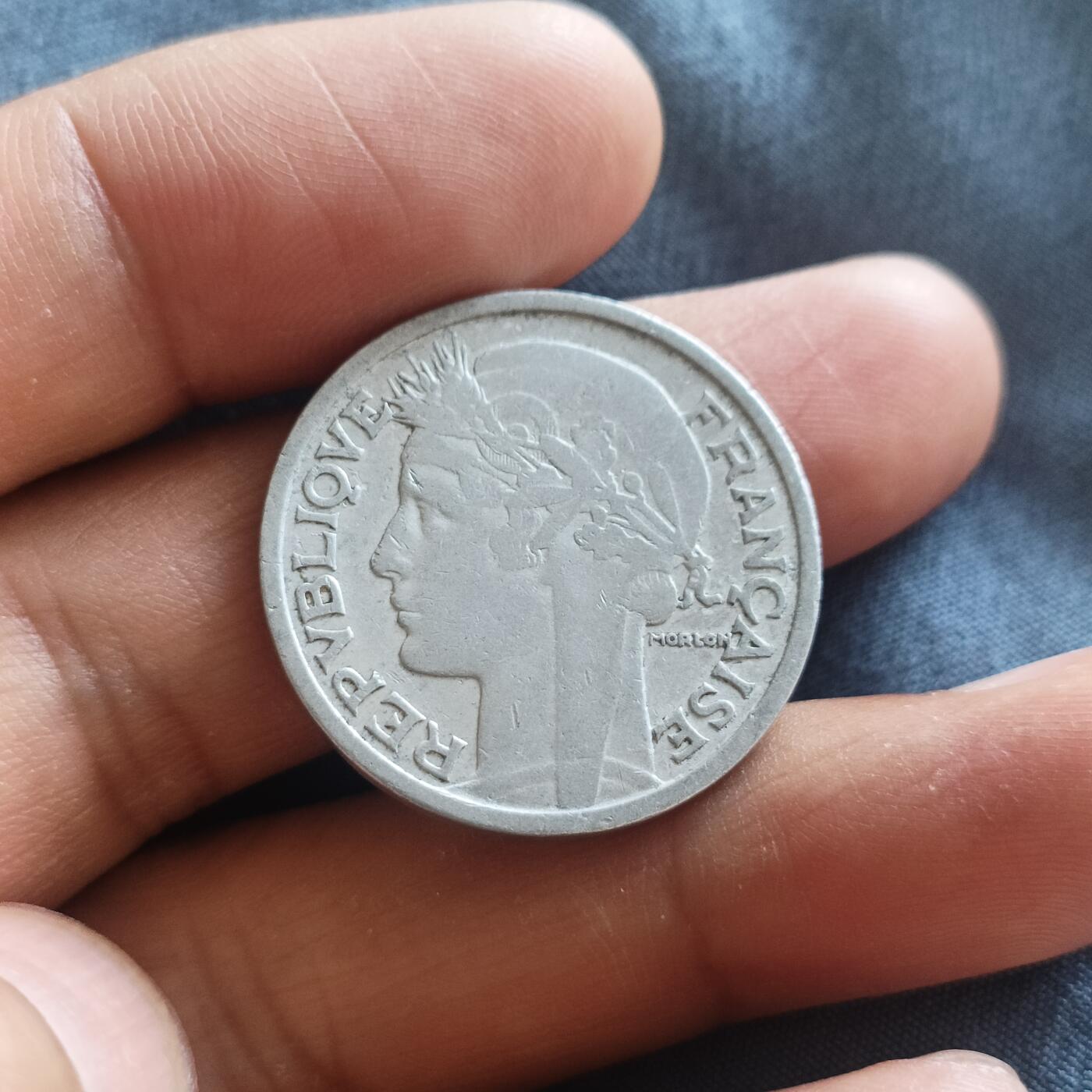 泡泡币外币第五十九场可代拍15038385335微信 法国49年B二法