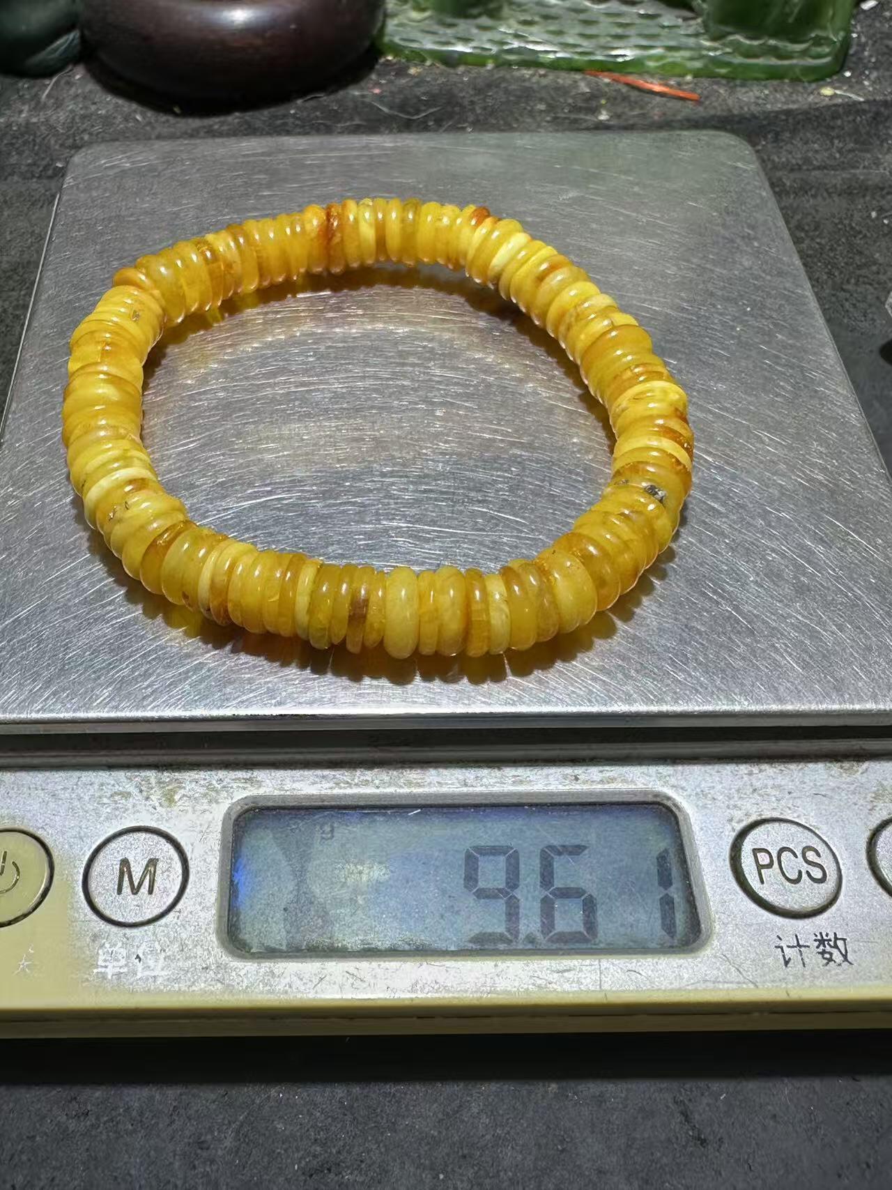天然乌克兰鸡油黄蜜蜡老料隔片手串一条，温润如玉 招财纳福