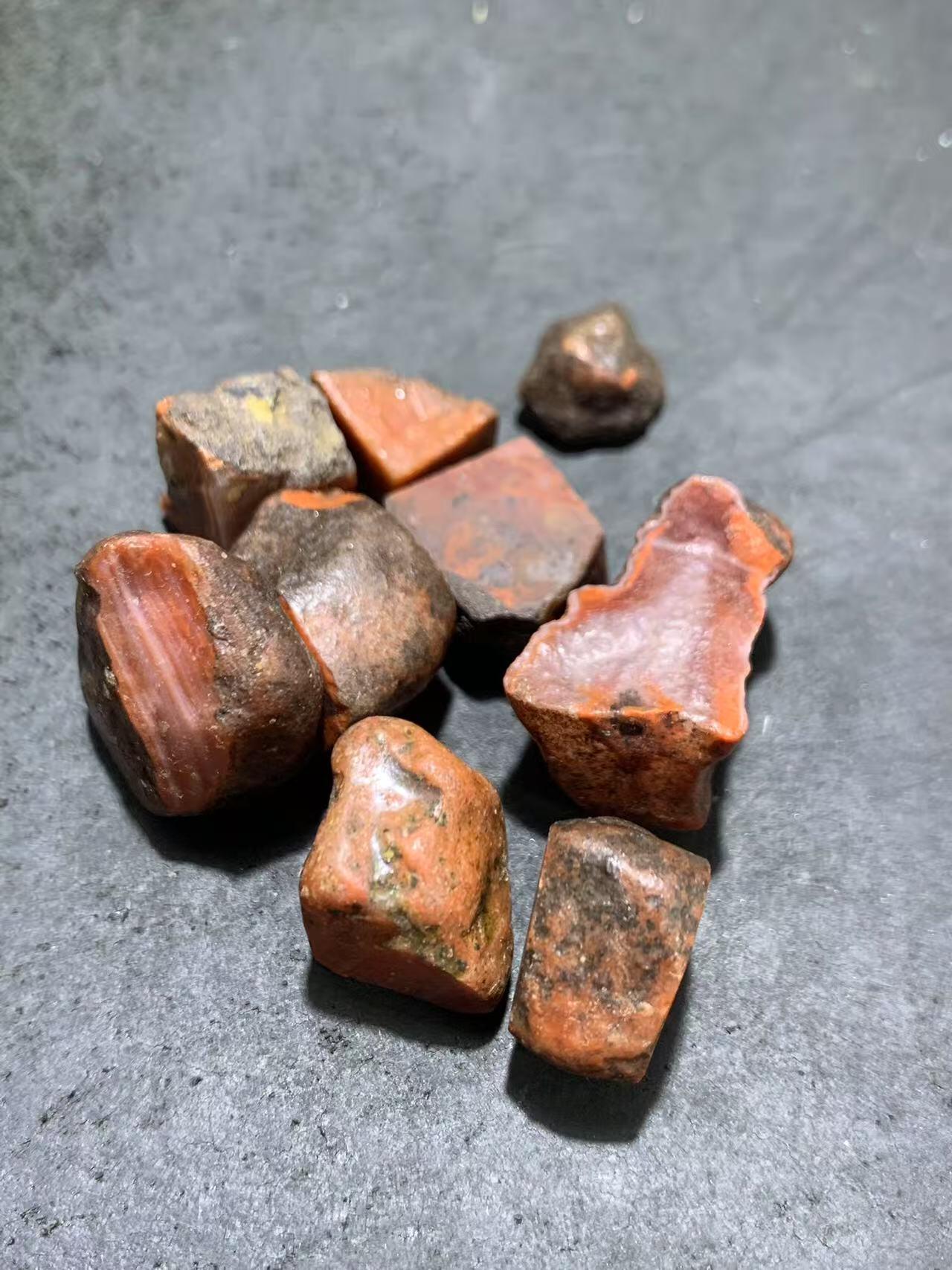 川料开窗料南红玛瑙小原石一组，