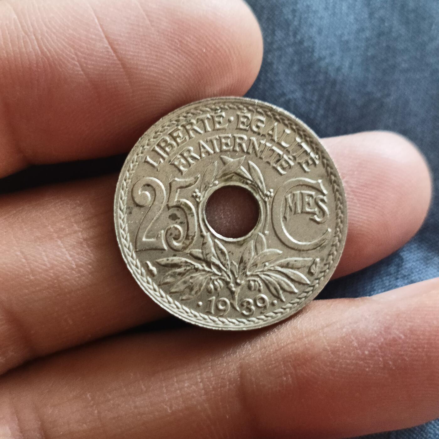泡泡币外币第五十九场可代拍15038385335微信 法国39年25分