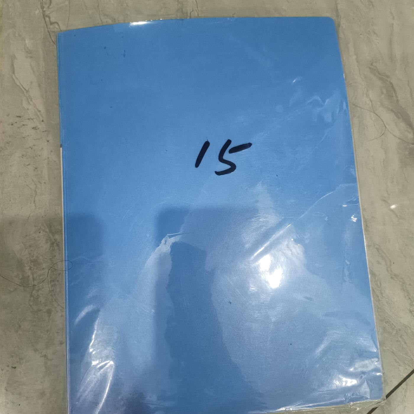 泡泡币外币第六十场可代拍15038385335微信 很厚，一大本烟标100张