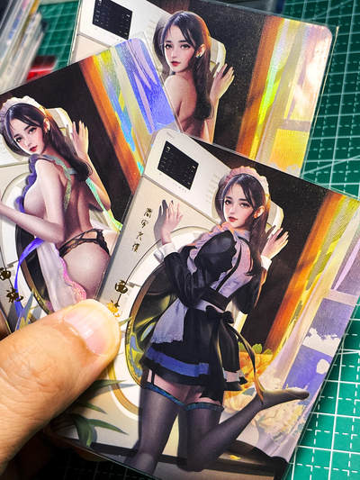 显眼宝23期 都是自己玩的卡 - 卡颜月色卡牌  原创月华录系列人物艺术卡，现代女仆西施共3张   折光彩闪   大卡尺寸  63*88