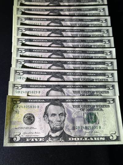 《外钞收藏家》第五百四十七期（本期稀少裸币、刀币、精品评级）（本平台长期征集拍品、欢迎藏友们联系合作） 2021年美国彩版5美元 标准10连号 全新UNC（21-30）