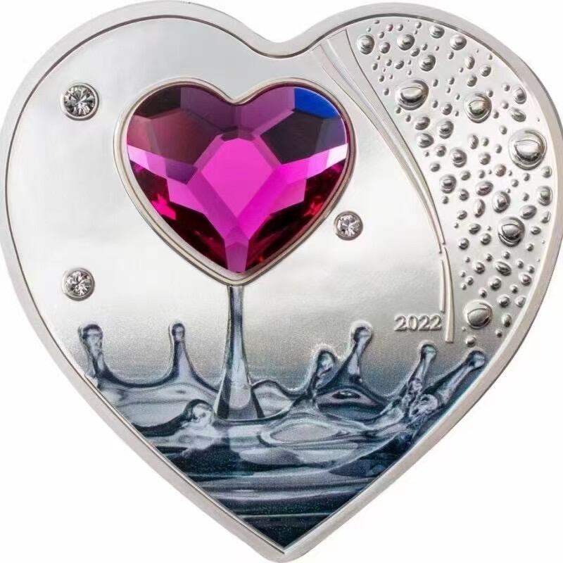 ❤️【币观天下】❤️ 第317期钱币拍卖- 2025.7.18周五晚上6点半场-长期征集拍品 库克2022年情人节心形施华洛世奇水晶镶嵌彩色银币带证书包装
