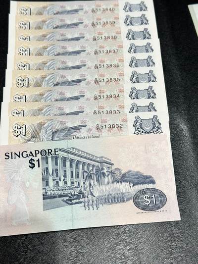 《外钞收藏家》第五百四十七期（本期稀少裸币、刀币、精品评级）（本平台长期征集拍品、欢迎藏友们联系合作） 新加坡鸟版1元 标准10连号（31-40）全新 有轻微潮斑