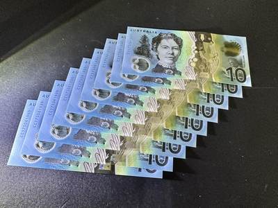 《外钞收藏家》第五百四十七期（本期稀少裸币、刀币、精品评级）（本平台长期征集拍品、欢迎藏友们联系合作） 2017年澳大利亚10元 9张31-40少尾7 全新UNC