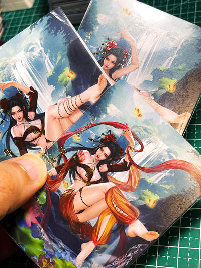 显眼宝23期 都是自己玩的卡 - 卡颜月色卡牌  原创风雅颂系列人物艺术卡，郑旦共3张   折光钻闪   大卡尺寸  63*88