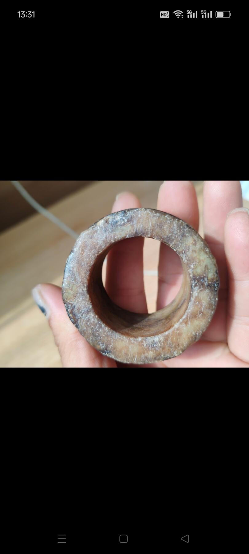 老古玉雕刻玉圈环一个，品相如图
