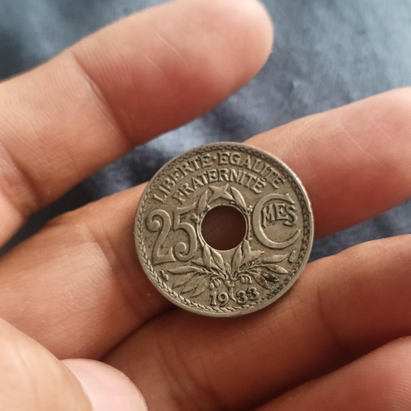 泡泡币外币第六十场可代拍15038385335微信 法国33年25分