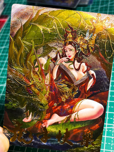 显眼宝23期 都是自己玩的卡 - 卡颜月色卡牌  原创水浒传系列人物艺术卡，非卖特典新年卡 雨师妾共1张   粗闪烫金   大卡尺寸  63*88