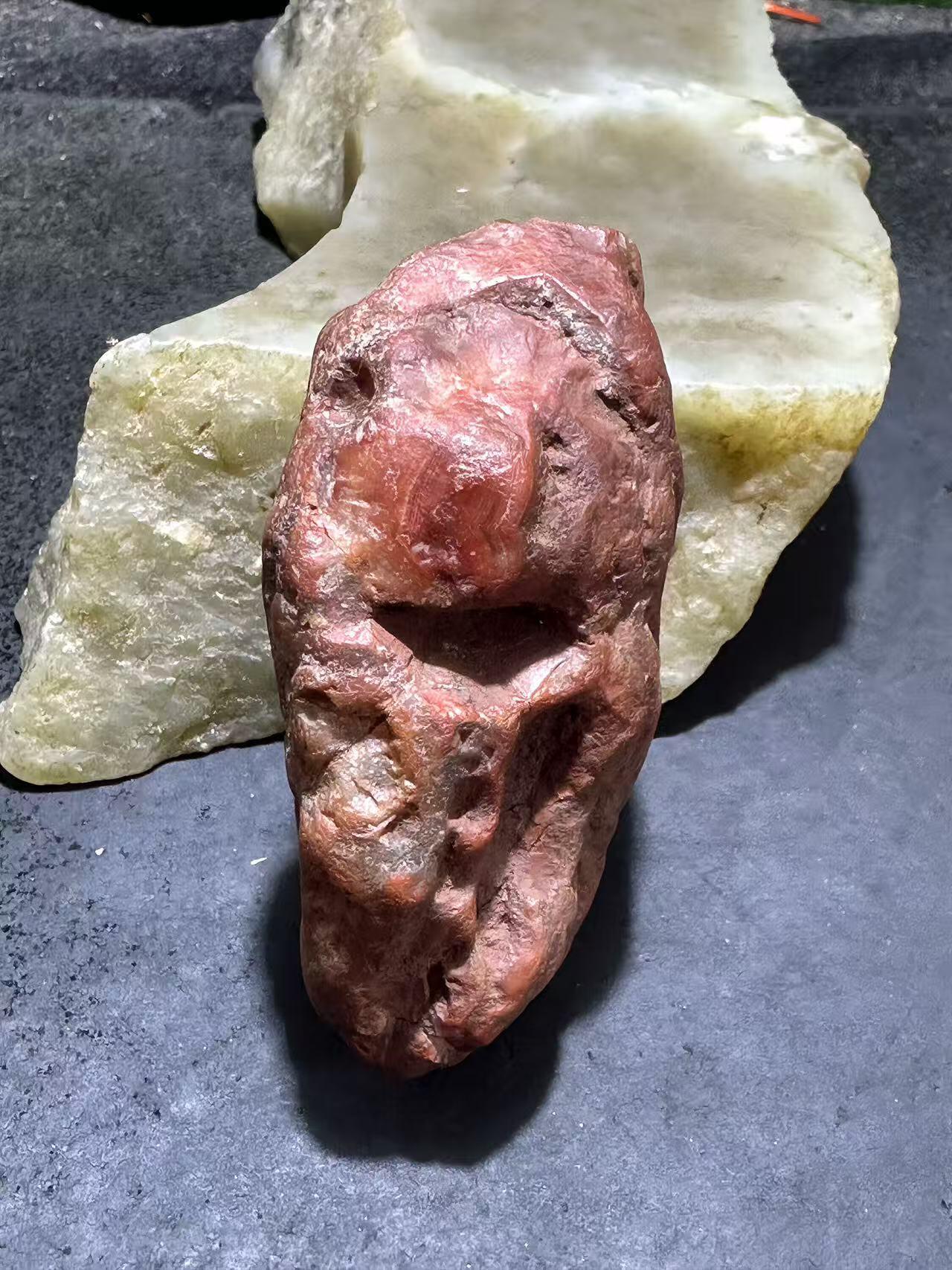 精美川料红皮开窗荔枝冻南红玛瑙原石一颗，