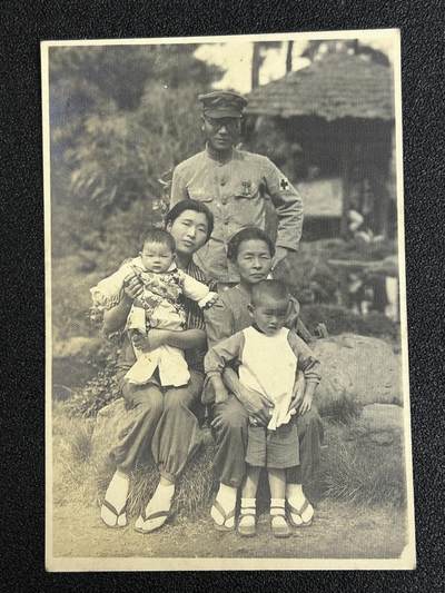 西秦中古拍卖第五十一期 - 不忘历史·抗战收藏 抗战时期 日军军医家庭合影照片
