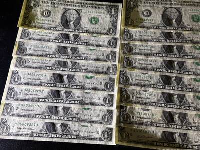 《外钞收藏家》第五百四十七期（本期稀少裸币、刀币、精品评级）（本平台长期征集拍品、欢迎藏友们联系合作） 1995年美国1美元 24张一起  有几张UNC- 其他基本全新