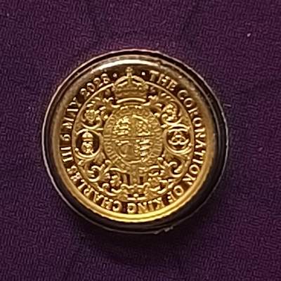 【全场包邮】纯粹捡漏拍444场 - 【金币】英国2023年50便士查理三世加冕1/40盎司原卡装精制9999纯金纪念币