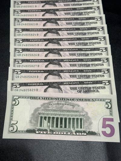 《外钞收藏家》第五百四十七期（本期稀少裸币、刀币、精品评级）（本平台长期征集拍品、欢迎藏友们联系合作） 2021年美国彩版5美元 标准10连号 全新UNC（21-30）