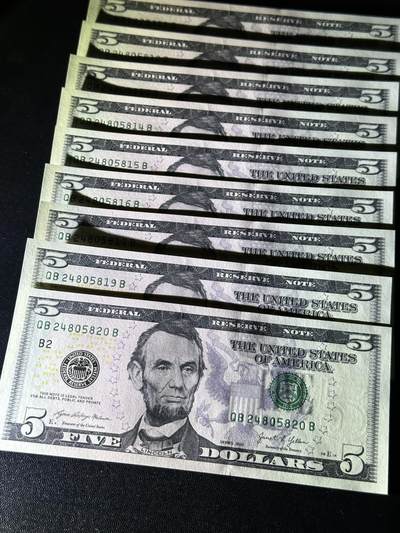 《外钞收藏家》第五百四十七期（本期稀少裸币、刀币、精品评级）（本平台长期征集拍品、欢迎藏友们联系合作） 2021年美国彩版5美元 9张 全新UNC（11-20少尾8）