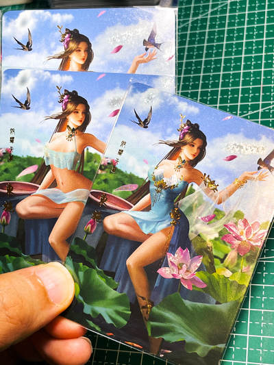 显眼宝23期 都是自己玩的卡 - 卡颜月色卡牌  原创月华录系列人物艺术卡，东施效颦共3张   折光钻闪   大卡尺寸  63*88