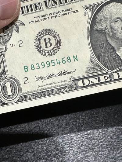 《外钞收藏家》第五百四十七期（本期稀少裸币、刀币、精品评级）（本平台长期征集拍品、欢迎藏友们联系合作） 1995年美国1美元 24张一起  有几张UNC- 其他基本全新