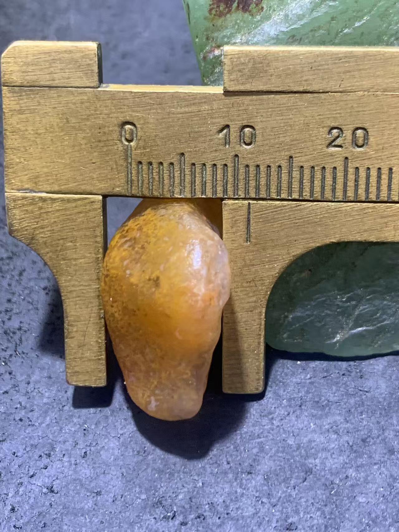 放福利！精美天然冻料黄金草花纹阿拉善玛瑙原石一颗，