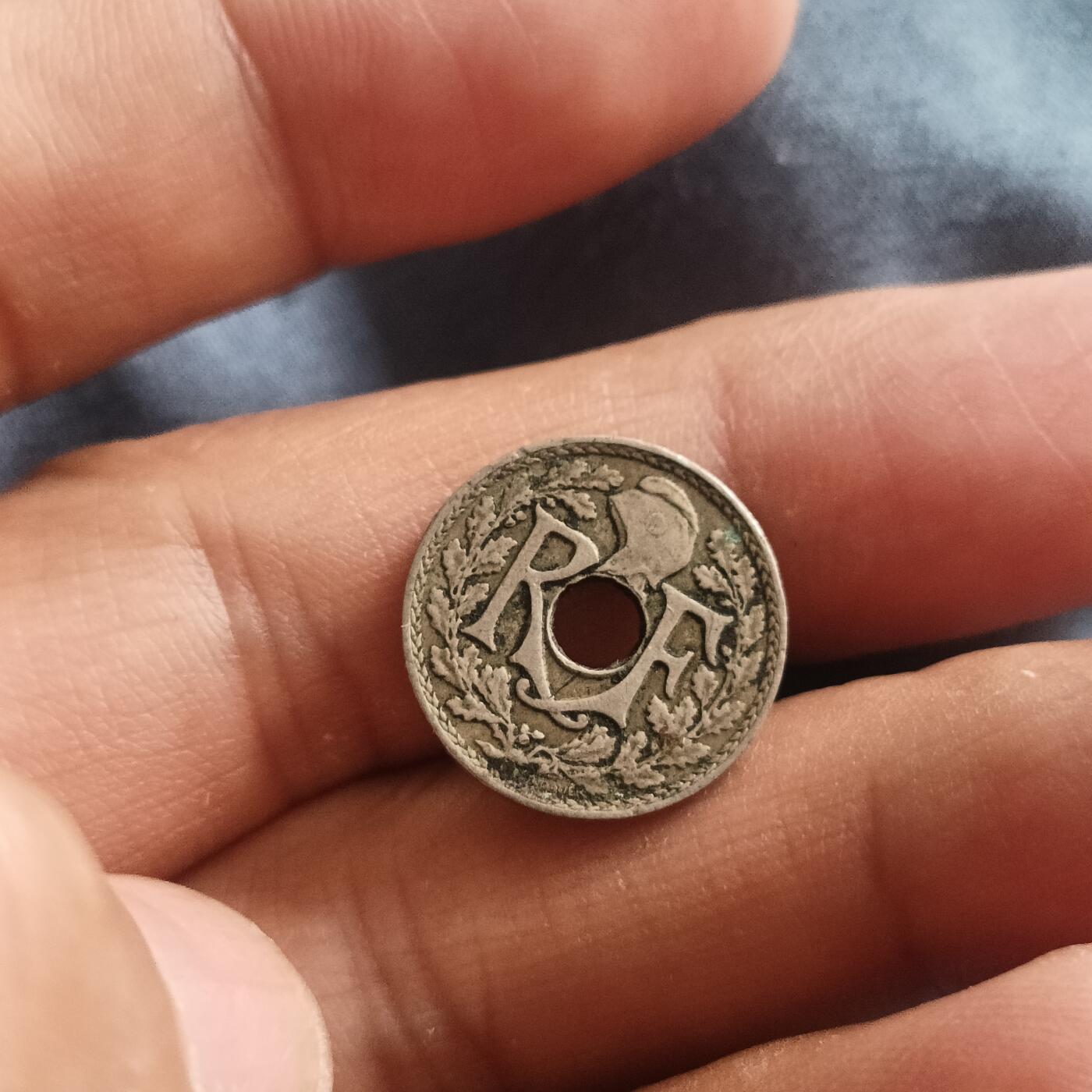 泡泡币外币第六十场可代拍15038385335微信 法国32年5分