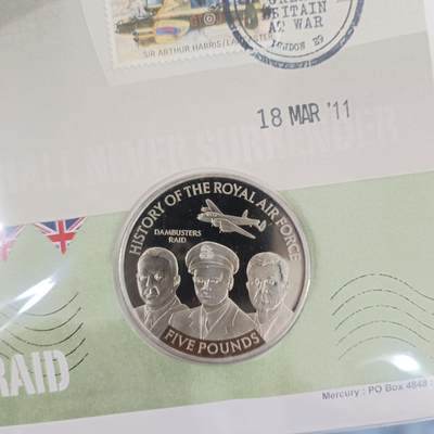 泡泡币外币第六十场可代拍15038385335微信 - 少见英国五磅纪念原封精致