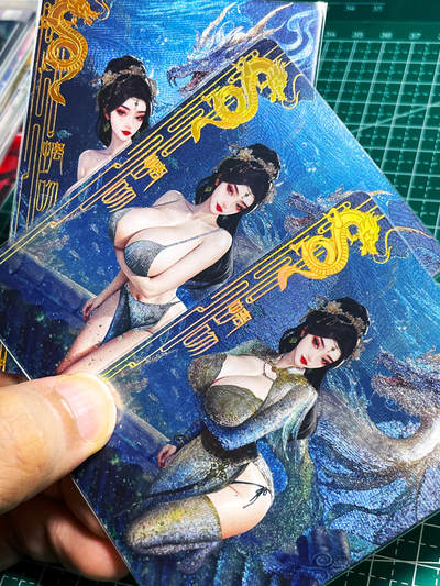 显眼宝23期 都是自己玩的卡 - 卡颜月色卡牌  原创龙之九子系列人物艺术卡，螭吻共3张   粗闪烫金   大卡尺寸  63*88