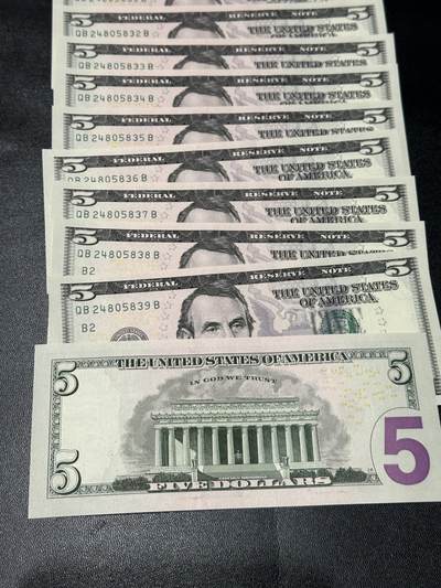 《外钞收藏家》第五百四十七期（本期稀少裸币、刀币、精品评级）（本平台长期征集拍品、欢迎藏友们联系合作） 2021年美国彩版5美元 标准10连号 全新UNC（31-40）