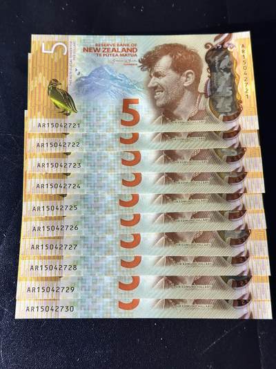 《外钞收藏家》第五百四十七期（本期稀少裸币、刀币、精品评级）（本平台长期征集拍品、欢迎藏友们联系合作） 新西兰5元塑料钞 全新 标准10连号 427210-30
