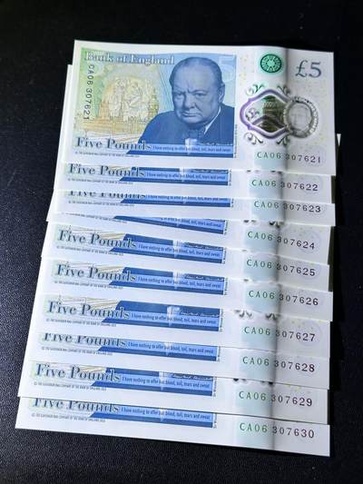 《外钞收藏家》第五百四十七期（本期稀少裸币、刀币、精品评级）（本平台长期征集拍品、欢迎藏友们联系合作） 2023年英国查尔斯版5镑 标准10连号（21-30） 全新UNC