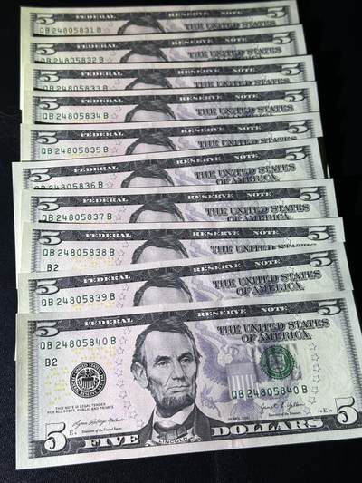 《外钞收藏家》第五百四十七期（本期稀少裸币、刀币、精品评级）（本平台长期征集拍品、欢迎藏友们联系合作） 2021年美国彩版5美元 标准10连号 全新UNC（31-40）